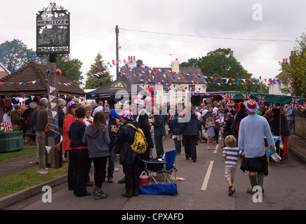 Straßenfest in Fortschritte bei den Feierlichkeiten zur der Königin Diamond Jubilee, Rowledge Dorf, ENGLAND. Stockfoto