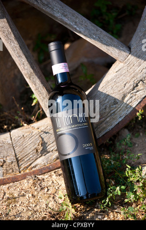 La Fornace Brunello di Montalcino 2005 Flasche Rotwein im Weingut La Fornace in Val D'Orcia, Toskana, Italien Stockfoto