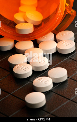 Tramadol 50mg Tabletten, Generika für Ultram 50mg Tabletten, wird verwendet, um moderate bis mäßig starken Schmerzen zu lindern. Stockfoto