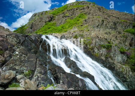 Lakeland Landschaft und Wasserfall Ghyll bei Easedale im Lake District National Park, Cumbria, England Stockfoto