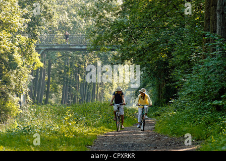 Frankreich Seine Saint Denis Trembly En Frankreich Canal de l'Ourcq Fahrrad Wanderung auf Cycle-Durchgangs umgewandelt vom Bassin De La Villette in Stockfoto