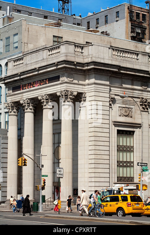 USA New York City Lower Manhattan Gebäude 1840 der Union Square Savings Bank umgewandelt in Daryl Roth Theater in Stockfoto