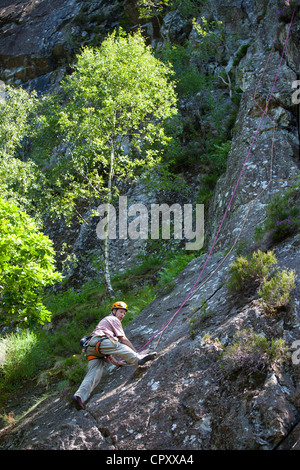 Klettern, Freeclimbing auf Schwarzfels, in der Lake District National Park, Cumbria, UK Stockfoto