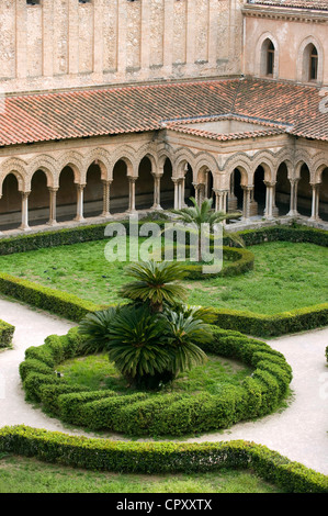 Italien, Sizilien, Monreale, Kreuzgang der Kathedrale Stockfoto