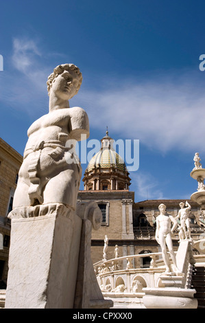 Italien, Sizilien, Palermo, Piazza Pretoria Renaissancebrunnen Stockfoto