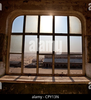 Ruinen des verlassenen Häusern im Geist Diamant-Stadt Kolmanskop, Namibia, Afrika Stockfoto