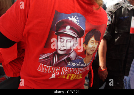 Porträt von Aung San Suu Kyi Vater, General Aung San und Aung San Suu Kyi auf T-shirt Stockfoto