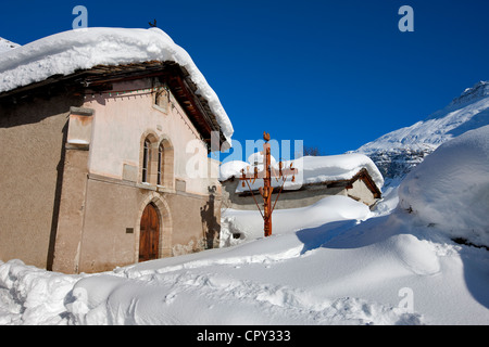 Frankreich, Savoyen, Maurienne-Tal, Parc National De La Vanoise, Bessans, Le Villaron Weiler, St Colomban Kapelle aus dem 15. Jahrhundert Stockfoto