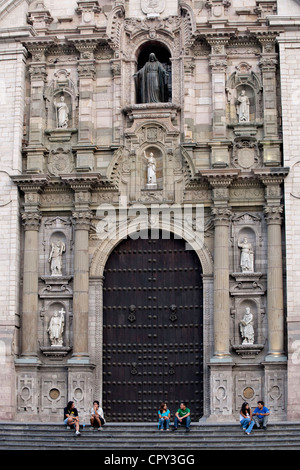 Peru Lima Altstadt als Weltkulturerbe der UNESCO Plaza de Armas Barockarchitektur aufgeführt erbauten Kathedrale im 17. Stockfoto