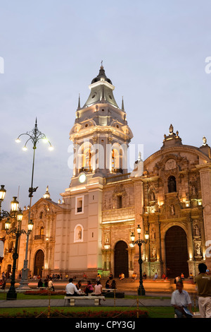 Peru Lima Altstadt als Weltkulturerbe der UNESCO Plaza de Armas Barockarchitektur aufgeführt erbauten Kathedrale im 17. Stockfoto