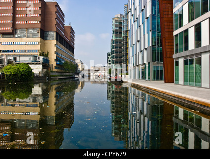 Moderne Architektur am Regent's Canal in Paddington Basin London England Europa Stockfoto