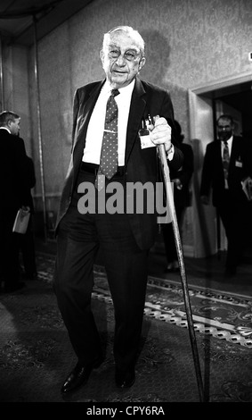 Teller, Edward, 15.1.1908 - 9.9.2003, US-Physiker ungarischer Herkunft, "Vater der Wasserstoffbombe", volle Länge, 1990er Jahre, Stockfoto