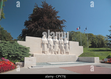 Das Monument Aux Morts (fünf Verteidiger von Verdun), Verdun War Memorial, Verdun, Département Meuse, Frankreich. Stockfoto