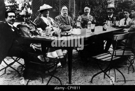 Engels, Friedrich, 28.11.188 - 5.8.1895, deutscher Sozialwissenschaftler, im Gruppenbild, während eines Kongresses der Zweiten Internationale, Zürich 1893, Stockfoto