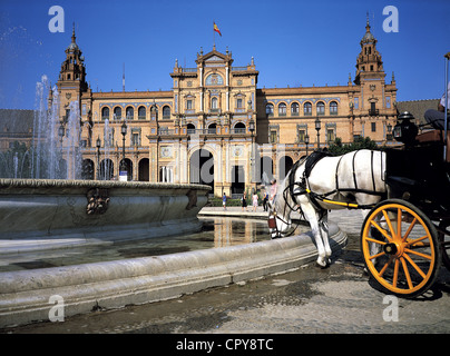 Spanien, Andalusien, Sevilla, Plaza de Espana, durstige Pferd in den Brunnen trinken, Stockfoto