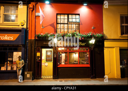 Republik von Irland, Cork County, South West Coast, Kinsale, Fassade der Daltons Bar Stockfoto