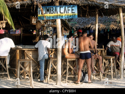 Tansania, Sansibar-Archipel, Unguja Island (Sansibar), Nungwi, Café am Strand Stockfoto