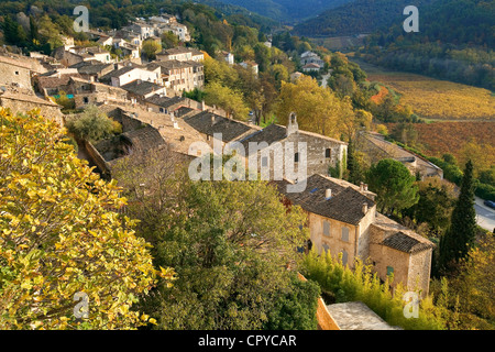 Frankreich, Vaucluse, Lubéron, Menerbes, gekennzeichnet Les Plus Beaux Dörfer de France, gesehen von der Terrasse des Dorfes die Stockfoto