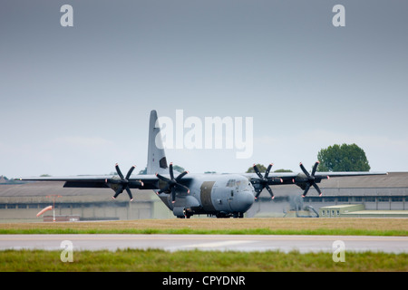 RAF Hercules, Lockheed Martin C-130 Hercules C4/C5, 4-motorige Turboprop militärische Transportflugzeuge am Luftwaffenstützpunkt RAF Brize Norton Stockfoto