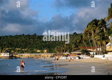 Antigua und Barbuda, Antigua Insel, Strand der Dickenson Bay, Hotels und Ort für Strand-Freizeit Stockfoto