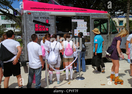 Miami Beach, Florida, Collins Park, Foodie, Food Truck, Eiscreme-Sandwiches, Schlange, Schlange, Kunden, FL120427019 Stockfoto