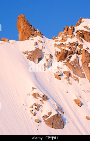 Frankreich, Haute Savoie Mont Blanc Massivs, Aiguille du Chardonnet, Forbes Ridge in den Sonnenaufgang Stockfoto