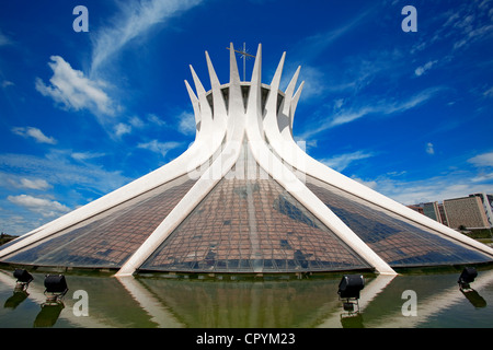 Brasilien Brasilia Weltkulturerbe von UNESCO Metropolitana Nossa Senhora Aparecida Kathedrale vom Architekten Oscar Niemeyer Stockfoto