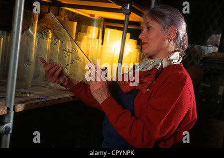 Frankreich Paris Marais Bezirk Atelier Patrick Desserme (Paris Workshops zog nach Umgebung von Rouen) Glas Handwerker Stockfoto