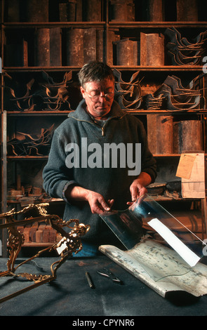 Frankreich Paris Marais Bezirk Atelier Patrick Desserme (Paris Workshops zog nach Umgebung von Rouen) Glas Handwerker Stockfoto