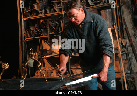 Frankreich Paris Marais Bezirk Atelier Patrick Desserme (Paris Workshops zog nach Umgebung von Rouen) Glas Handwerker Stockfoto