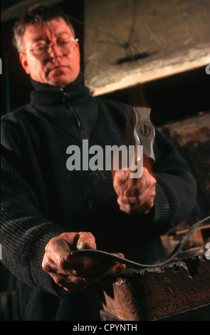 Frankreich Paris Marais Bezirk Atelier Patrick Desserme (Paris Workshops zog nach Umgebung von Rouen) Glas Handwerker Stockfoto