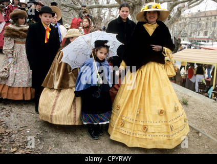 Frankreich, Vaucluse, Roquemaure, Feier der Valentinstag während der alle Bewohner des Dorfes Kleid zu erhalten Stockfoto