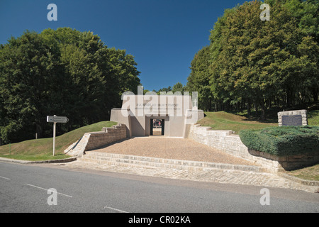 Der Eingang zum Graben der Bajonette zu gedenken die Klage am 23. Juni 1916 bei Verdun, Meuse, Frankreich erinnert. Stockfoto