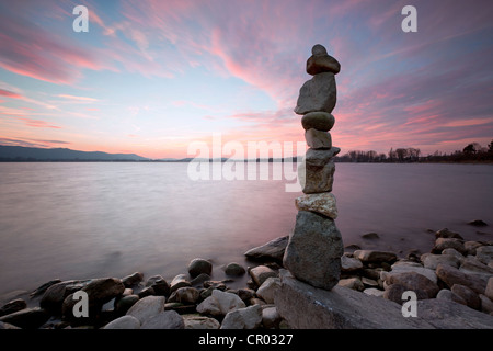 Cairn am Ufer des Bodensees, Radolfzell bin Bodensee, Baden-Württemberg, Deutschland, Europa Stockfoto