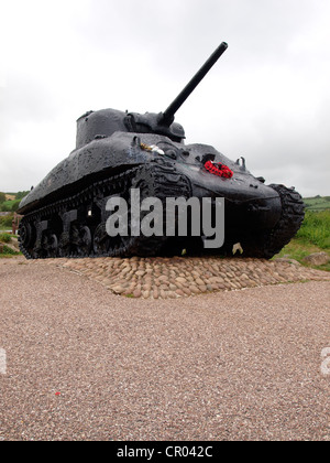 Sherman Tank Memorial an die amerikanischen Dienstleute, die während der Übung Tiger 1944, Slapton Sands, South Devon, Großbritannien ihr Leben verloren haben Stockfoto