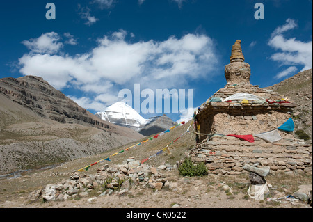 Tibetischer Buddhismus, Alter Stupa, bedeckten Schnee-Heiligen Berg Kailash, Gang Rinpoche Berg, Südwand mit Spalt, Pilgerweg Stockfoto