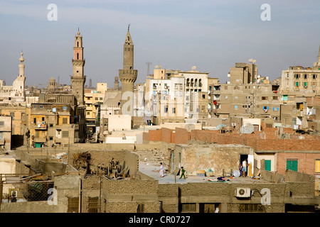 Ägypten, Kairo, Minarette und Blick auf Dächer Stockfoto