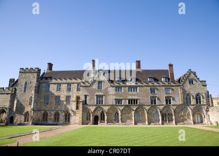 Fassade des Abtes Rittersaal und Bibliothek. Battle Abbey. East Sussex. England. Stockfoto