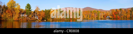 Sallys Teich im Herbst, Westen Bolton, Quebec, Kanada Stockfoto