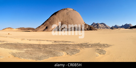 Riesigen Granit-Kuppel im Tehenadou, Adrar n'Ahnet, Adrar Ahnet, Algerien, Sahara, Nordafrika Stockfoto