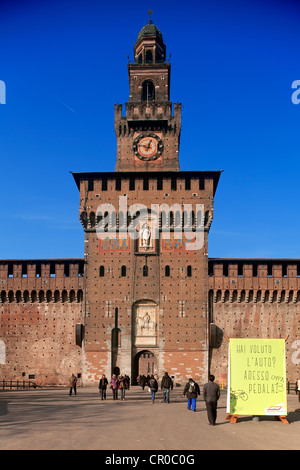 Italien, Lombardei, Mailand, Festung, die vom 15. Jahrhundert, Haupteingang mit Torre del Filarete Stockfoto