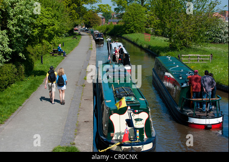 Schmale Boote auf dem Ellesmere-Arm von Llangollen Canal North Shropshire England UK Stockfoto