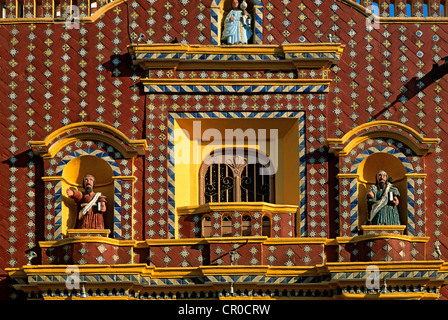Mexiko, Puebla Zustand, Tonantzitla, Fassade der Kirche Santa Maria Stockfoto