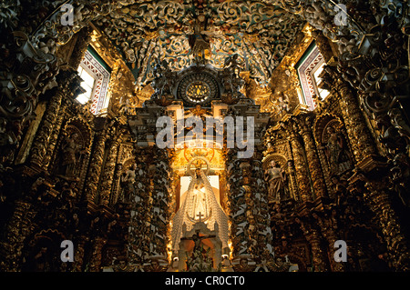 Mexiko, Puebla Zustand, Tonantzitla, Altar der Santa Maria Kirche, Barock-Stil Stockfoto