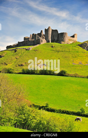 Die Ruinen der Position Cennen Castle in Carmarthenshire, Großbritannien. Platz für Text in den Himmel Stockfoto