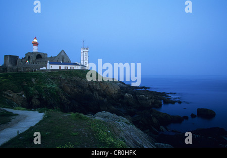 Frankreich Finistere Iroise Meer Parc Naturel Regional d'Armorique Armorica regionalen natürlichen Parks Pointe de Saint Mathieu Leuchtturm Stockfoto