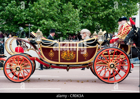 Queen Elizabeth 2 auf dem Weg zum Buckinghampalast während der Beförderung Prozession für die Diamant-Jubiläum 2012, London Stockfoto
