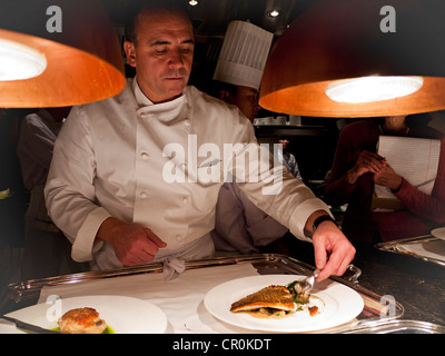 China Shanghai französischen Küchenchef Jean Georges Vongerichten Besitzer einer Gruppe von Restaurant am Bund als drei Bund Kochen Stockfoto