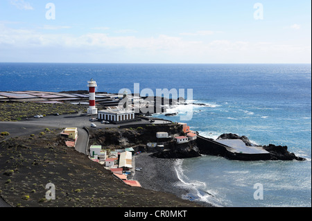 Teneguía Saline mit den alten und den neuen Leuchtturm Faro de Fuencaliente, La Palma, Kanarische Inseln, Spanien, Europa Stockfoto