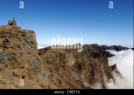 Gipfel des Pico Fuente Nueva mit einem Meer von Wolken in den Nationalpark Caldera de Taburiente, La Palma, Kanarische Inseln, Spanien Stockfoto